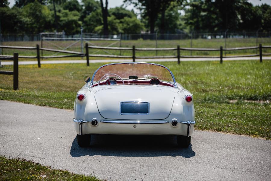  Chevrolet Corvette Polo White 1954 года  (фото 39 из 40)